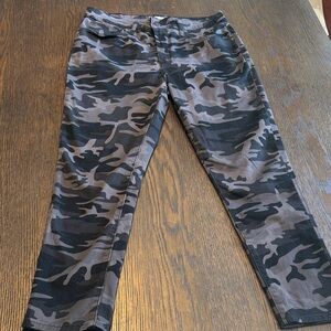 Levi’s Gray Camouflage High Rise  Stretch Skinny Jeans